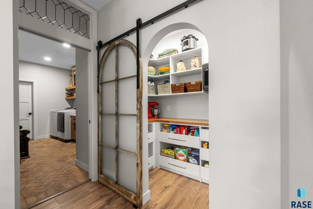 5504 E Morningside Cir Circle, Sioux Falls, SD 57110