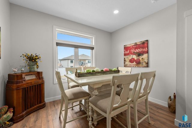 5504 E Morningside Cir Circle, Sioux Falls, SD 57110