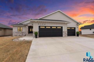 5504 E Morningside Cir Circle, Sioux Falls, SD 57110