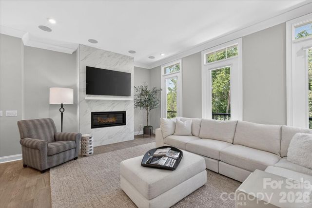 2547 Deacon Avenue, Charlotte, NC 28204