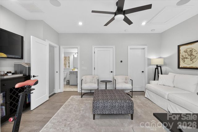 2547 Deacon Avenue, Charlotte, NC 28204