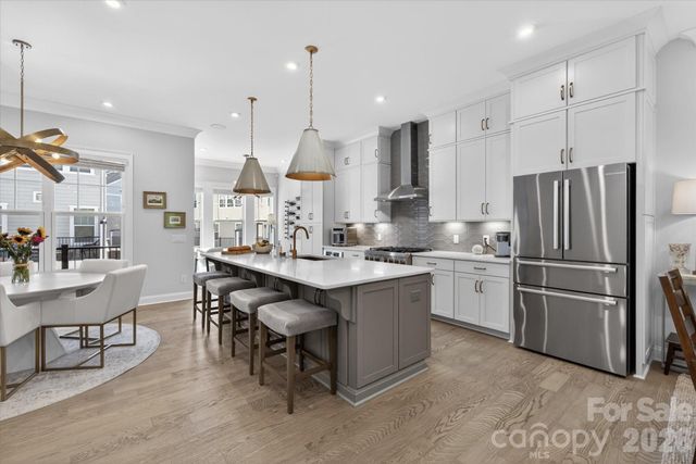 2547 Deacon Avenue, Charlotte, NC 28204