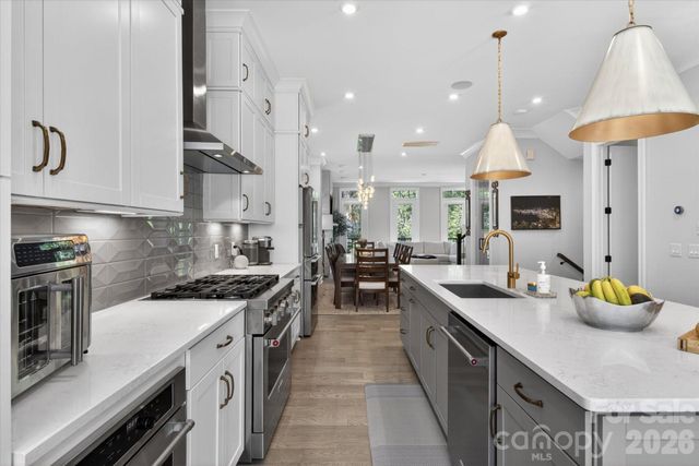 2547 Deacon Avenue, Charlotte, NC 28204