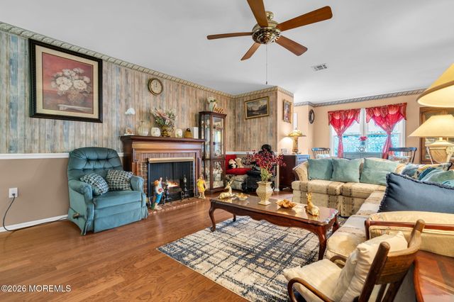 22 Abbey Road, Brick, NJ 08723