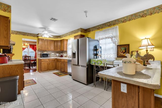 22 Abbey Road, Brick, NJ 08723