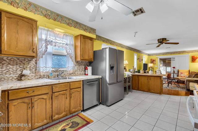 22 Abbey Road, Brick, NJ 08723