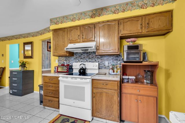 22 Abbey Road, Brick, NJ 08723
