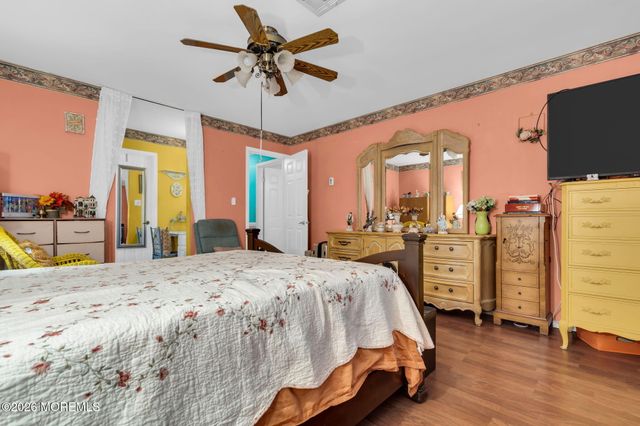 22 Abbey Road, Brick, NJ 08723