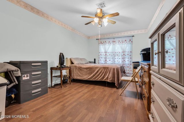 22 Abbey Road, Brick, NJ 08723