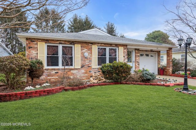 22 Abbey Road, Brick, NJ 08723