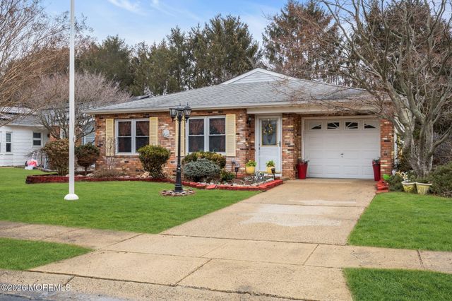 22 Abbey Road, Brick, NJ 08723