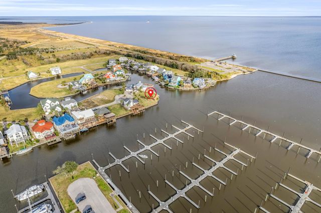 806 Northwind, Port Arthur, TX 77640