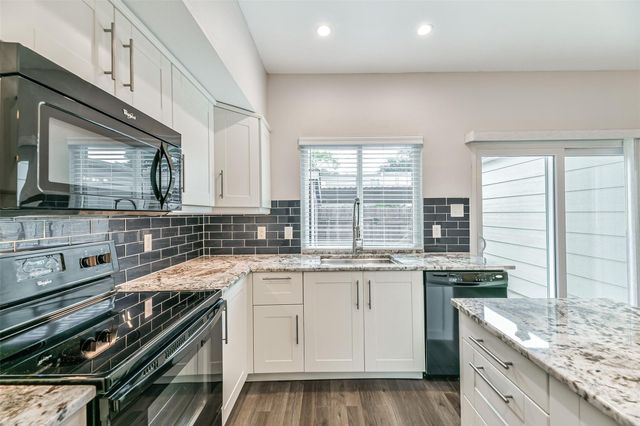 14723 Barryknoll Lane 96, Houston, TX 77079