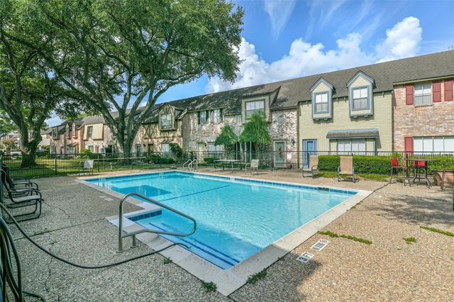 14723 Barryknoll Lane 96, Houston, TX 77079