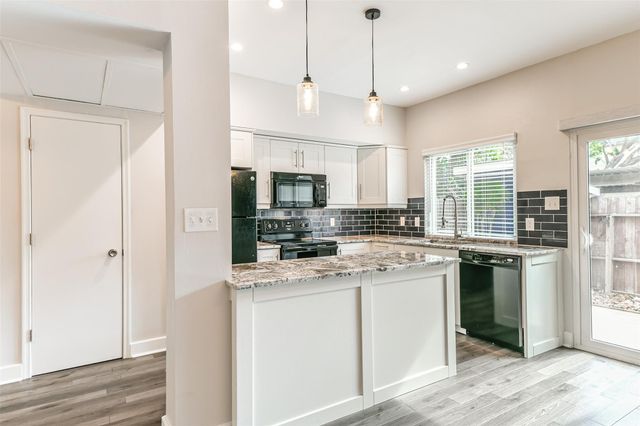 14723 Barryknoll Lane 96, Houston, TX 77079