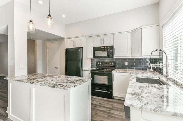 14723 Barryknoll Lane 96, Houston, TX 77079