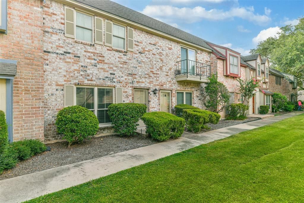 14723 Barryknoll Lane 96, Houston, TX 77079