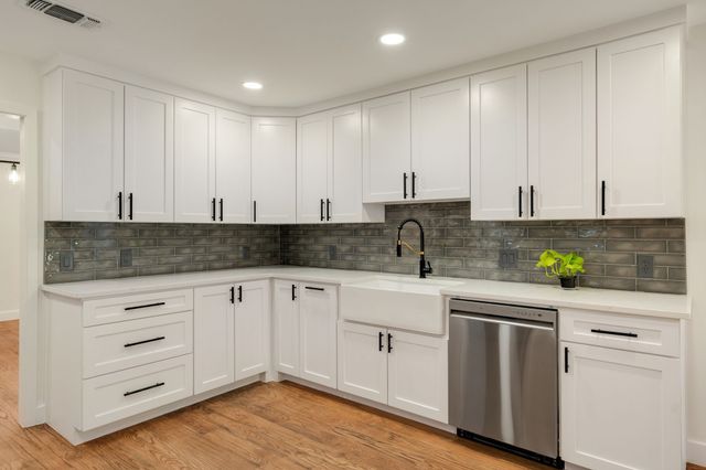 2011 Riverforest Drive, Arlington, TX 76017