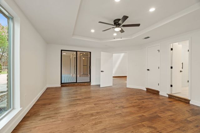 2011 Riverforest Drive, Arlington, TX 76017