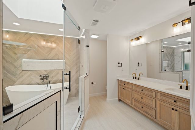 2011 Riverforest Drive, Arlington, TX 76017