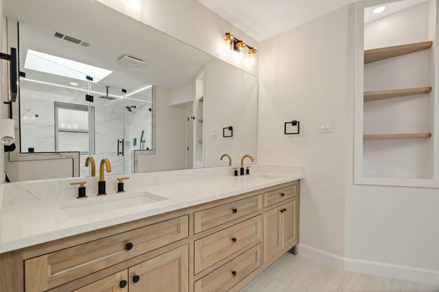 2011 Riverforest Drive, Arlington, TX 76017