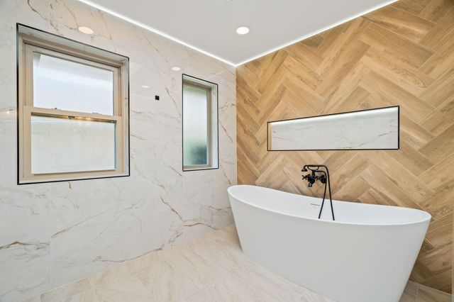 2011 Riverforest Drive, Arlington, TX 76017