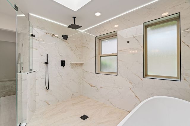 2011 Riverforest Drive, Arlington, TX 76017