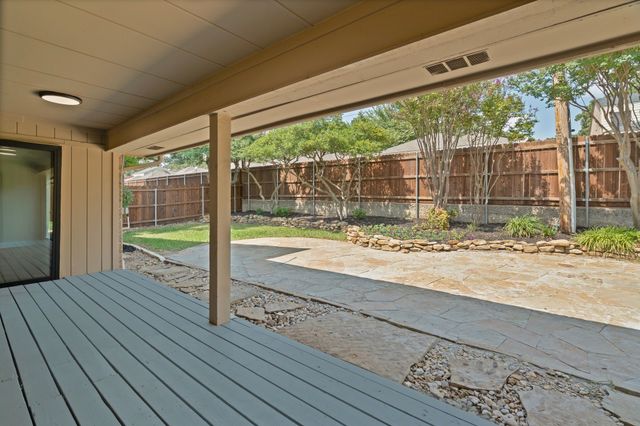 2011 Riverforest Drive, Arlington, TX 76017