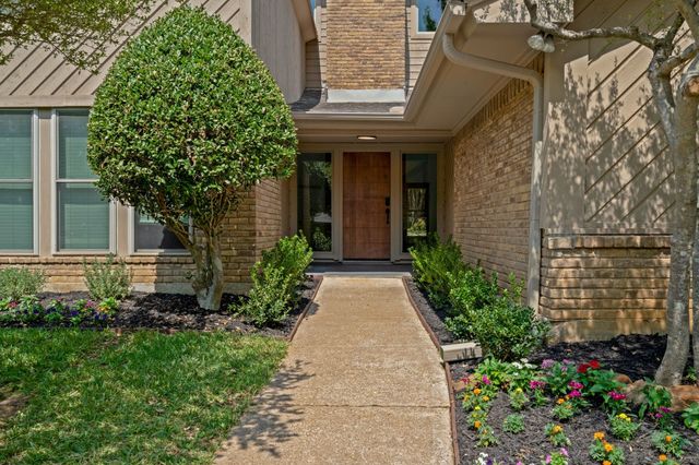 2011 Riverforest Drive, Arlington, TX 76017