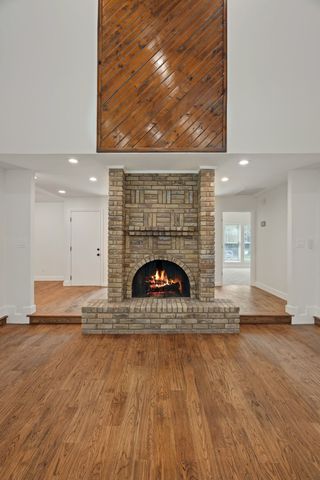 2011 Riverforest Drive, Arlington, TX 76017