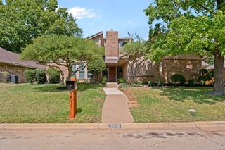 2011 Riverforest Drive, Arlington, TX 76017