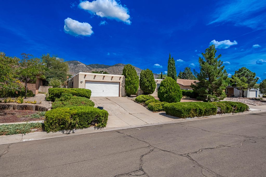 4108 Blue Ridge Place NE, Albuquerque, NM 87111