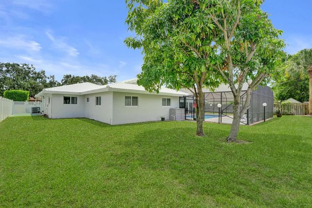 4755 NE 23rd Avenue, Fort Lauderdale, FL 33308