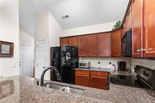 111 S Wentworth Drive, Mocksville, NC 27028