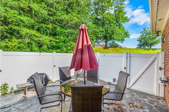 111 S Wentworth Drive, Mocksville, NC 27028