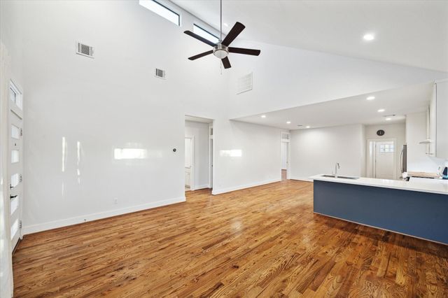 904 James Street, Houston, TX 77009