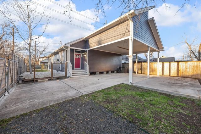 904 James Street, Houston, TX 77009