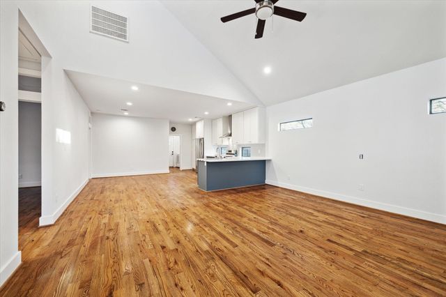 904 James Street, Houston, TX 77009