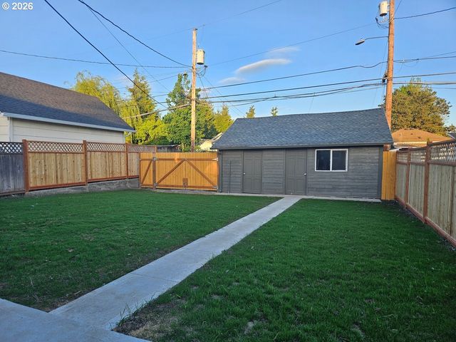 340 17TH Ave, Longview, WA 98632