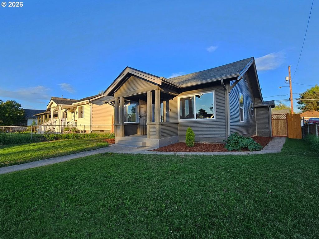 340 17TH Ave, Longview, WA 98632