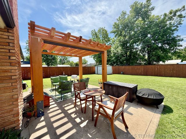 8556 E 32nd Street, Tulsa, OK 74145