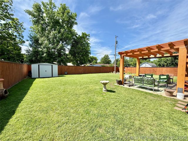 8556 E 32nd Street, Tulsa, OK 74145