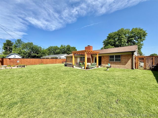 8556 E 32nd Street, Tulsa, OK 74145