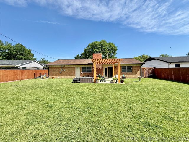8556 E 32nd Street, Tulsa, OK 74145