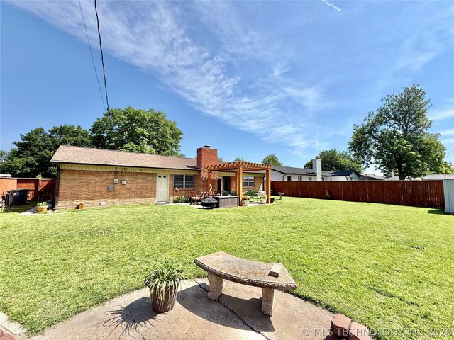 8556 E 32nd Street, Tulsa, OK 74145