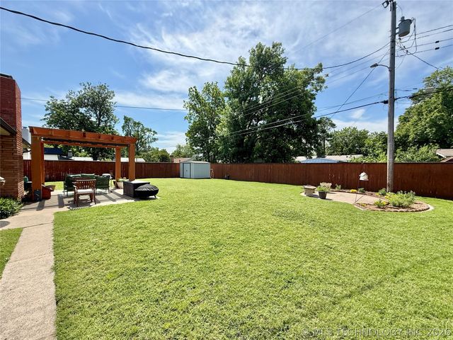 8556 E 32nd Street, Tulsa, OK 74145