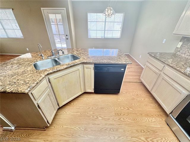 8233 Cactus Canyon Court, Las Vegas, NV 89128