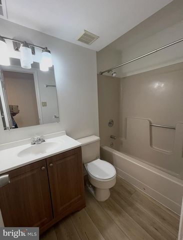 5 BRIARDALE CT, Derwood, MD 20855
