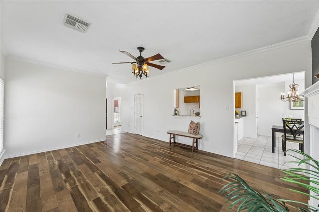 1105 Camelot Lane, Pearland, TX 77581