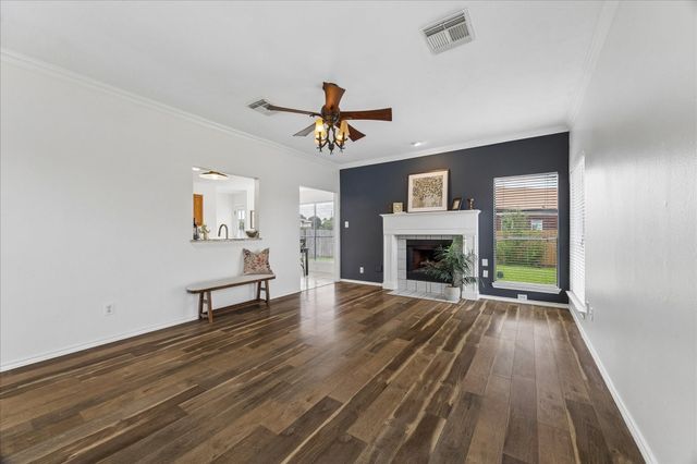 1105 Camelot Lane, Pearland, TX 77581